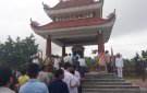 Cán bộ, nhân dân xã Luận Thành tổ chức dâng hương viếng các  liệt sỹ tại Nhà bia tưởng niệm